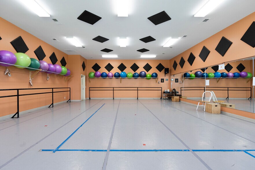 More Photos Of 65 Walnut Grove Rd SE, Cartersville Storefront Retail Office For Sale