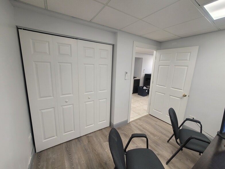 More Photos Of 14340 S La Grange Rd, Orland Park Office Residential For Sale