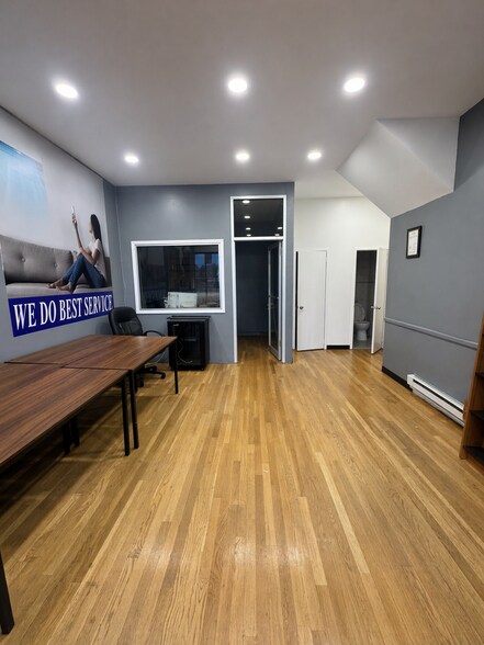 More Photos Of 139-27 Queens Blvd, Jamaica Office For Lease