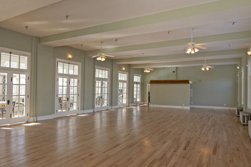 More Photos Of 158 Academy Lane Dr, Pence Springs Hotel For Sale