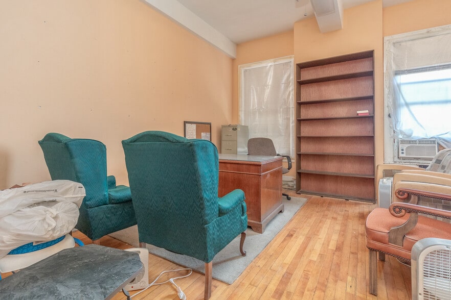 More Photos Of 1411 Locust St, Saint Louis Shelter For Sale