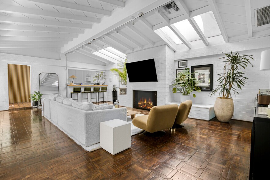 More Photos Of 1276 N Sweetzer Ave, West Hollywood Apartments For Sale