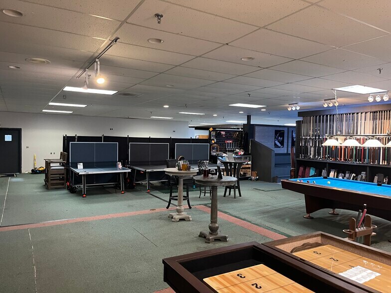 More Photos Of 5585 University Blvd W, Jacksonville Storefront Retail Office For Sale