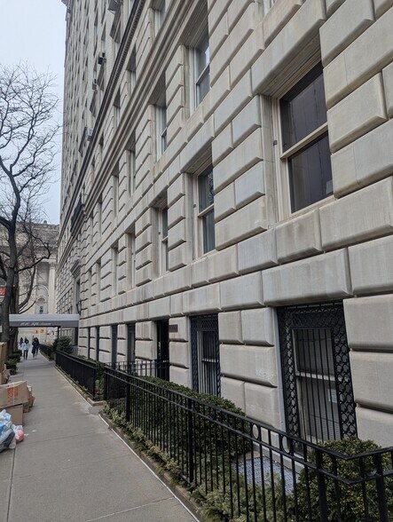 More Photos Of 1010 5th Ave, New York Healthcare For Sale