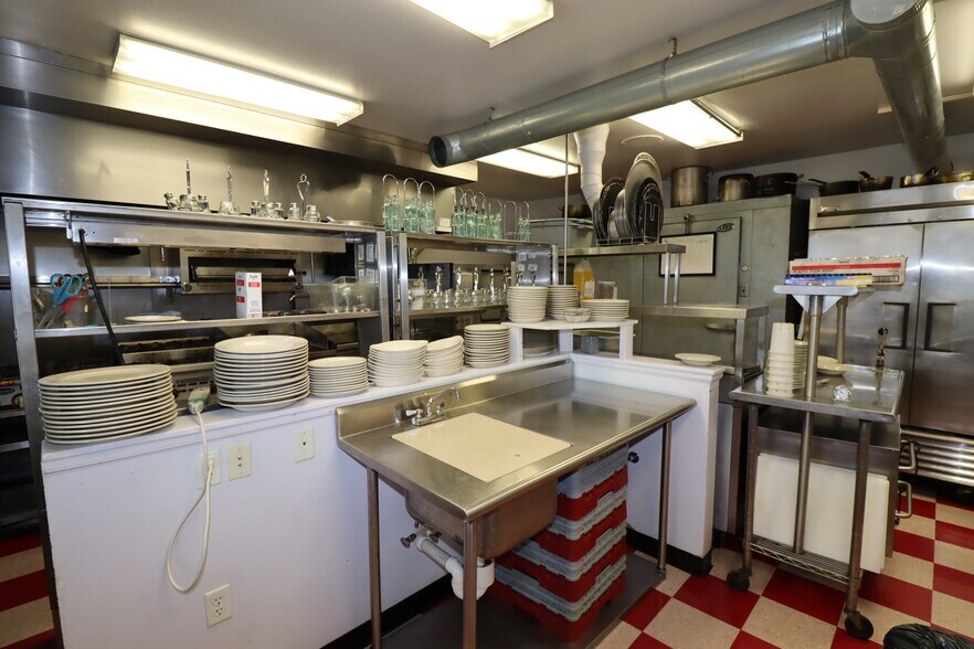 More Photos Of 250 Rittenhouse Ave, Bayfield Restaurant For Sale