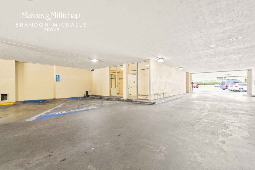 More Photos Of 13543-13545 Hawthorne Blvd, Hawthorne Loft Creative Space For Sale