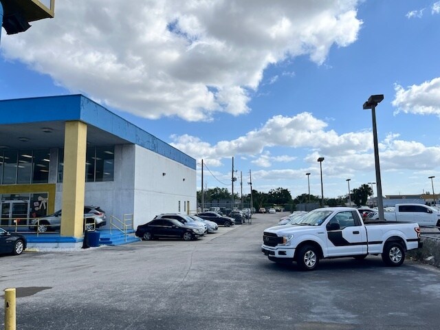 More Photos Of 3450 W Colonial Dr, Orlando Auto Dealership For Sale