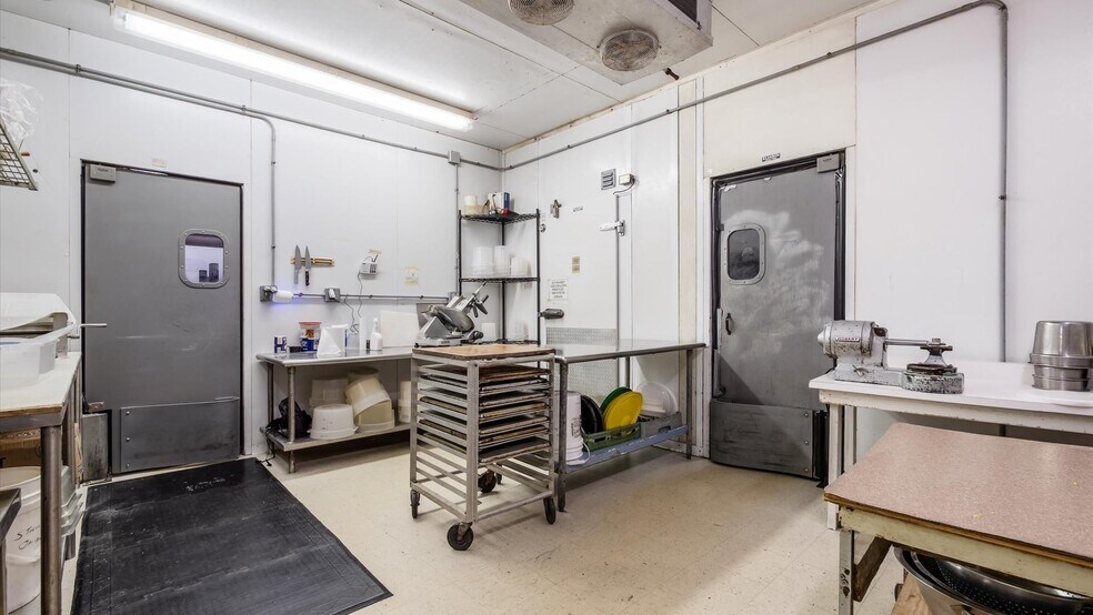 More Photos Of 2000 E Wheeling Ave, Cambridge Storefront For Sale