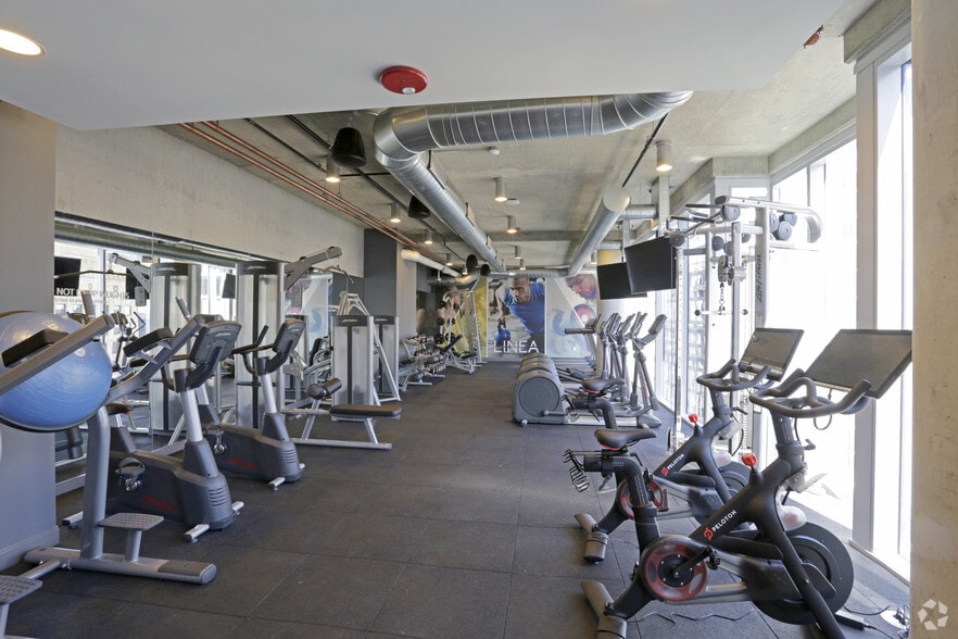 More Photos Of 215 W Lake St, Chicago Apartments For Lease