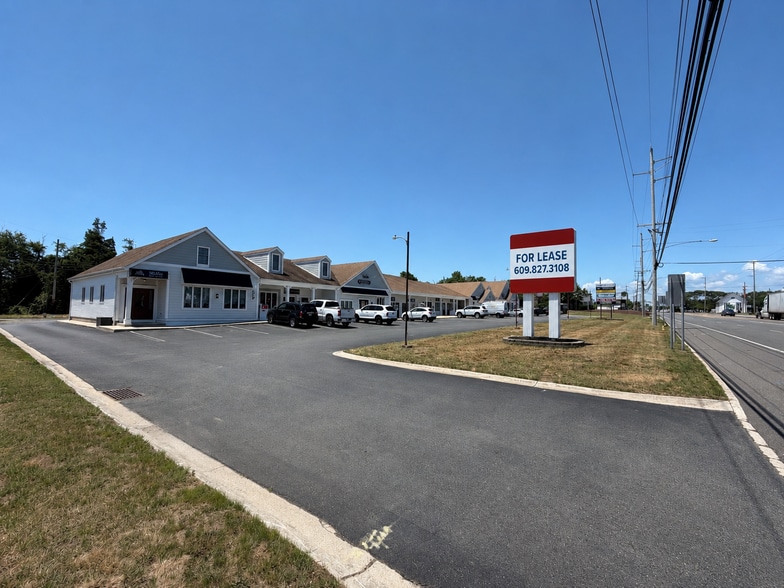 More Photos Of 46 Roosevelt Blvd, Marmora Office For Lease