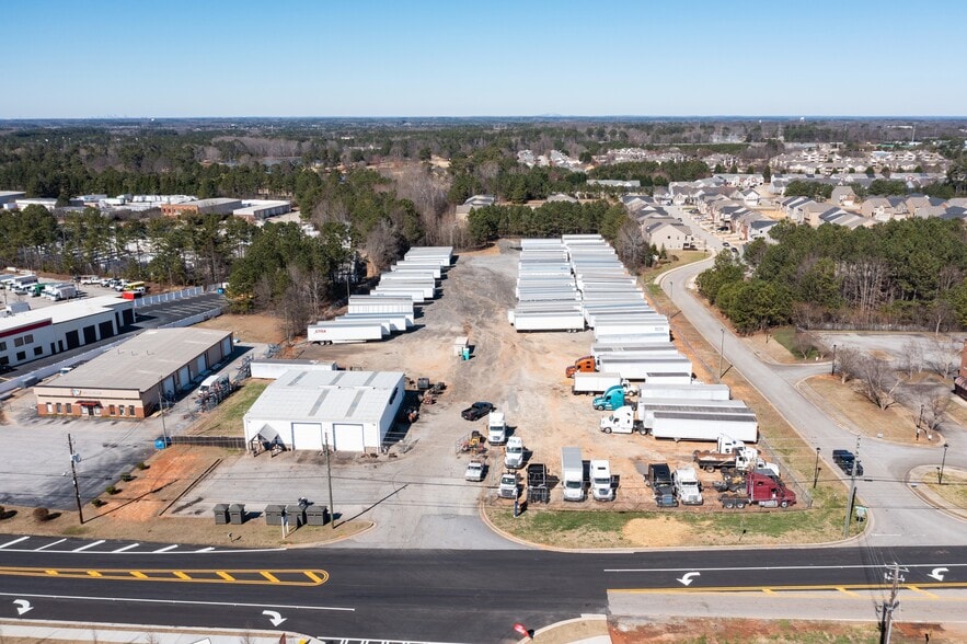 More Photos Of 100 Industrial Blvd, McDonough Service For Lease