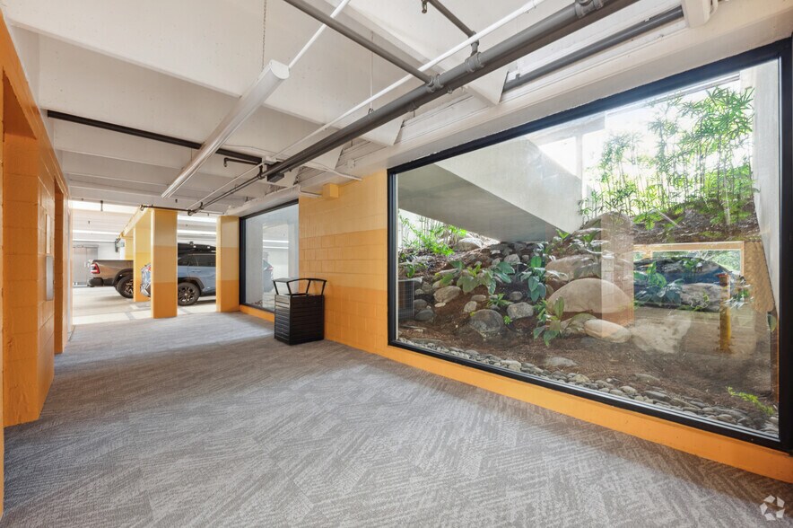 More Photos Of 4444 W Lakeside Dr, Burbank Loft Creative Space For Lease