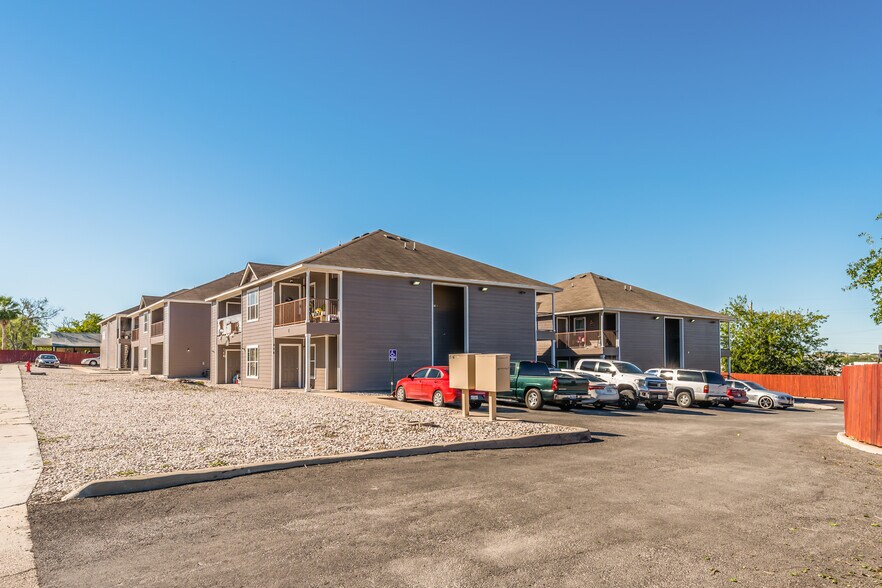 More Photos Of 516 S 9th St, Kenedy Apartments For Sale