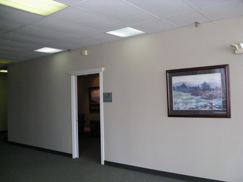More Photos Of 201-207 N Boone St, Johnson City Office Residential For Lease