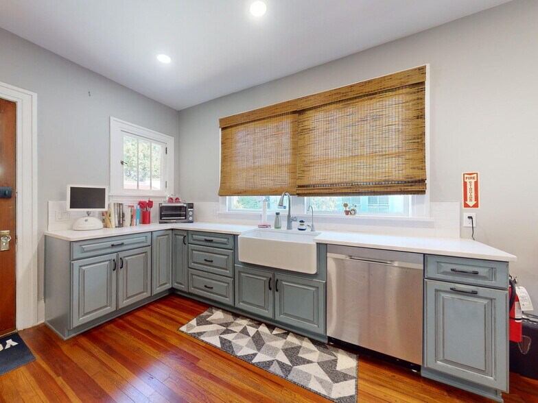 More Photos Of 215 Washington st, New Smyrna Beach Office Residential For Sale