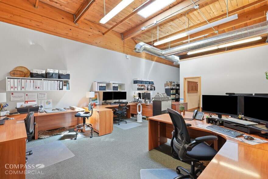 More Photos Of 180 & 190 NE Irving Avenue, Bend Office For Sale