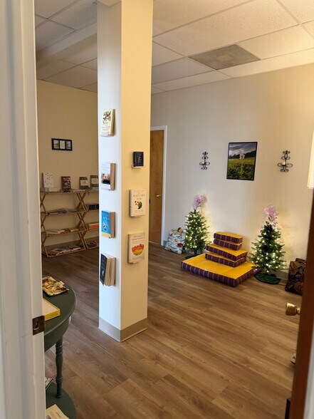 More Photos Of 21 Main St, Lockport Office For Lease