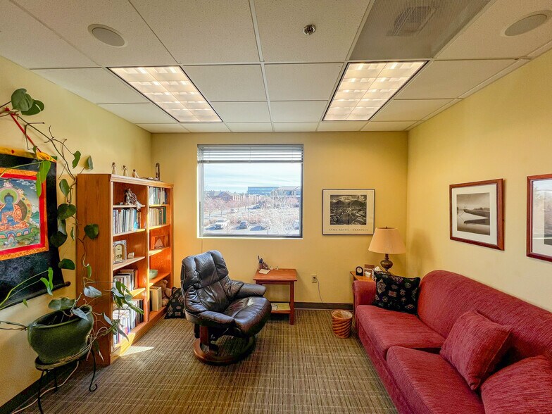 More Photos Of 400 SW Bluff Dr, Bend Medical For Lease