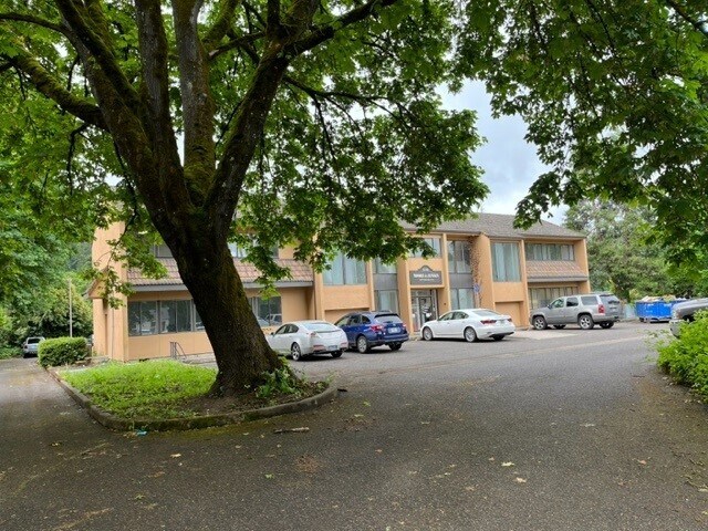 More Photos Of 678 Country Club Rd, Eugene Office For Sale