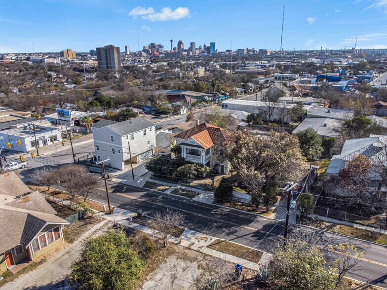 More Photos Of 1110 W Ashby Pl, San Antonio Apartments For Sale