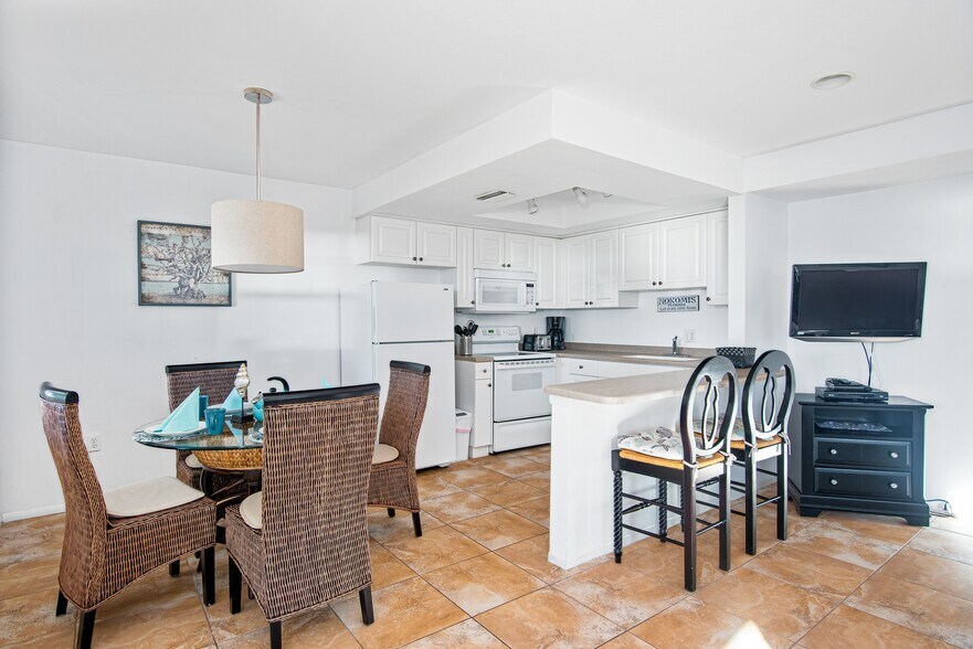 More Photos Of 217 Casey Key Rd, Nokomis Specialty For Sale
