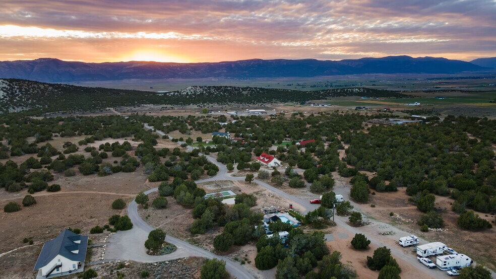 More Photos Of 11550 Pigeon Hollow Rd, Spring City Hotel For Sale