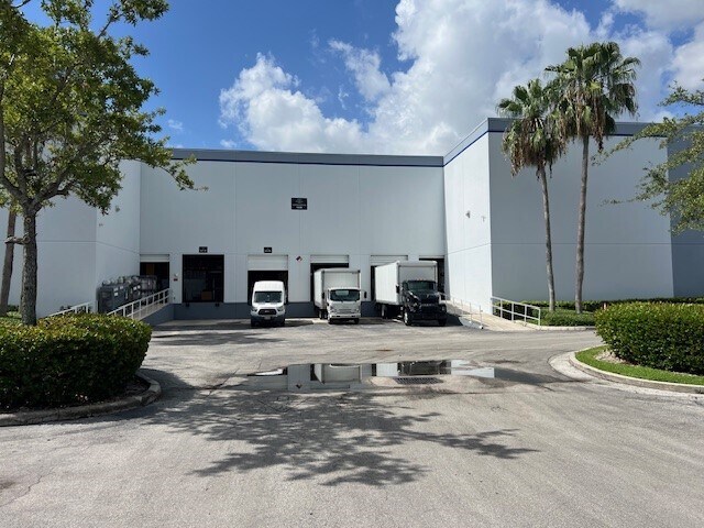 More Photos Of 1250 S Powerline Rd, Deerfield Beach Unknown For Lease