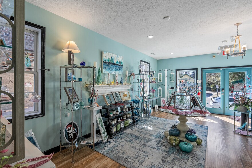 More Photos Of 414 N Howe St, Southport Office For Sale