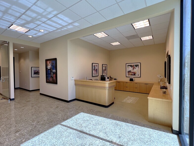 More Photos Of 3187 Airway Ave, Costa Mesa Light Manufacturing For Sale