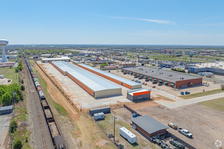More Photos Of 1600 S Broadway Ave, Moore Unknown For Lease
