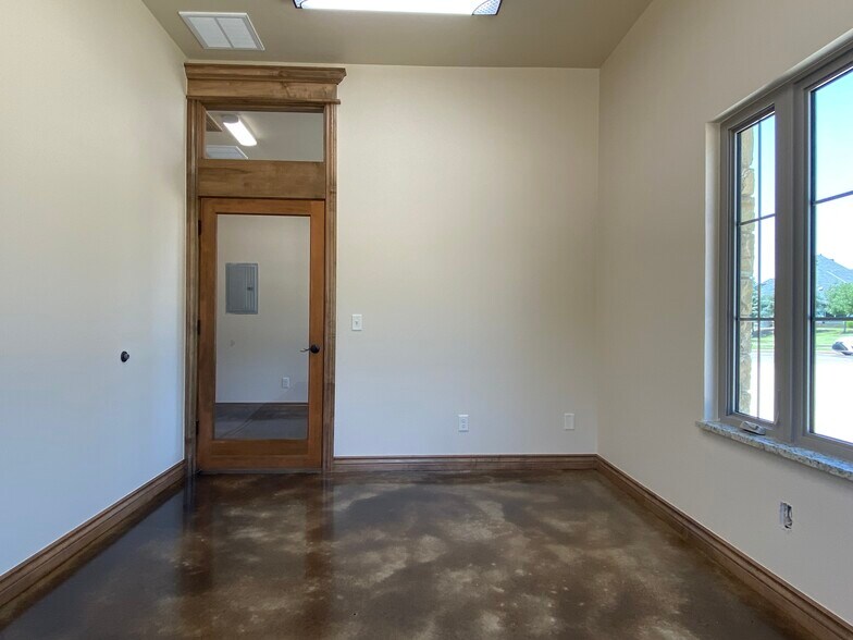 More Photos Of 5706 NW 130th St, Oklahoma City Office For Lease