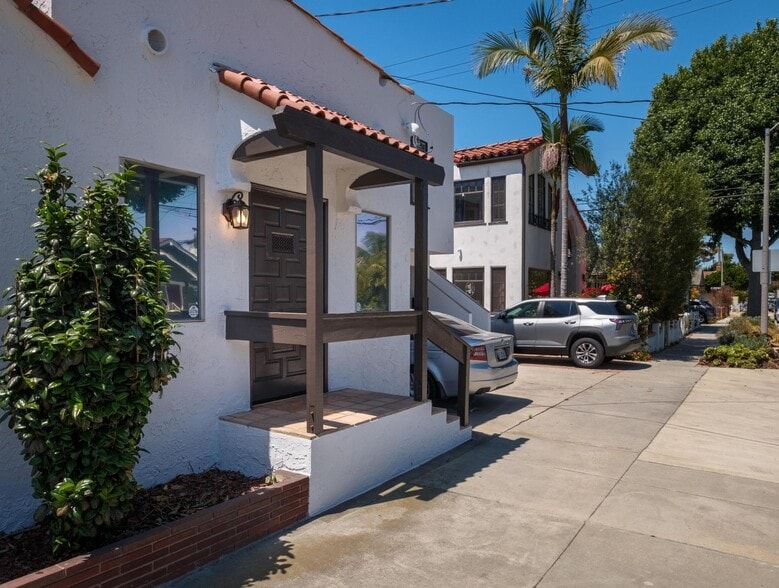 More Photos Of 249 E Redondo Ave, Long Beach Medical For Sale