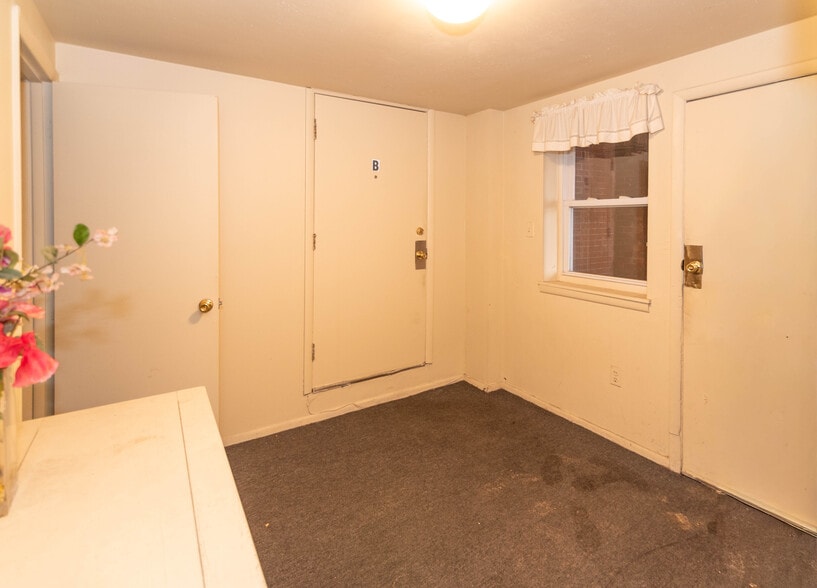 More Photos Of 401-405 S High St, Baltimore Storefront Retail Residential For Sale