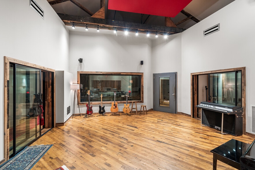 More Photos Of 1506-1514 E Wilt St, Philadelphia Auto Repair For Sale