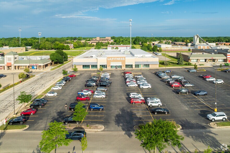 More Photos Of 7650 Barrington Rd, Hanover Park Recycling Center For Sale