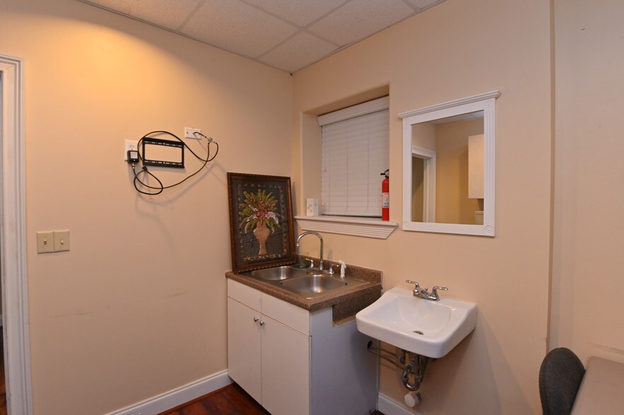 More Photos Of 2715 Fannin St, Houston Medical For Sale