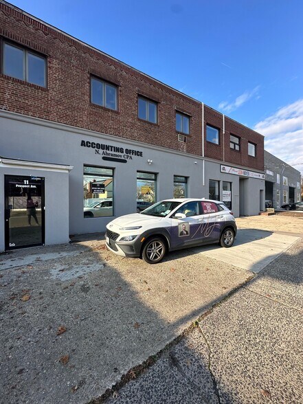 More Photos Of 11 Prospect Ave, Hewlett Warehouse For Lease