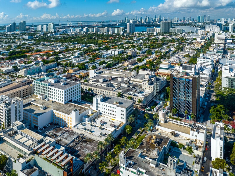 More Photos Of 420 Lincoln Rd, Miami Beach Loft Creative Space For Lease