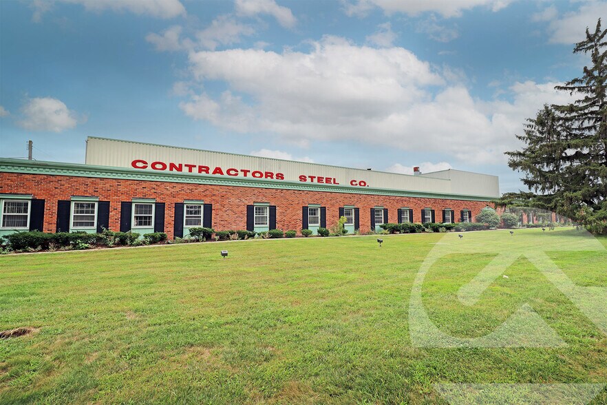 More Photos Of 36555 Amrhein Rd, Livonia Manufacturing For Sale