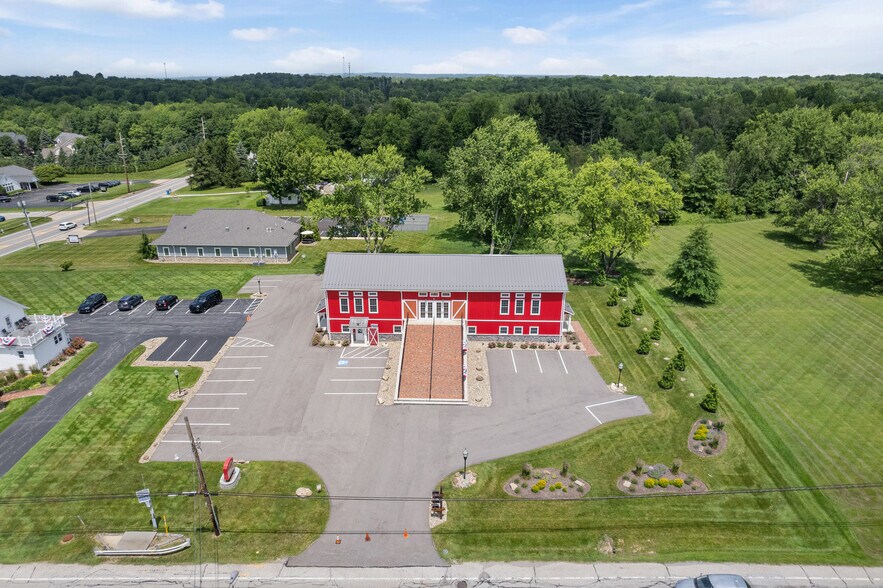 More Photos Of 1225 Bell Rd, Chagrin Falls Office For Lease