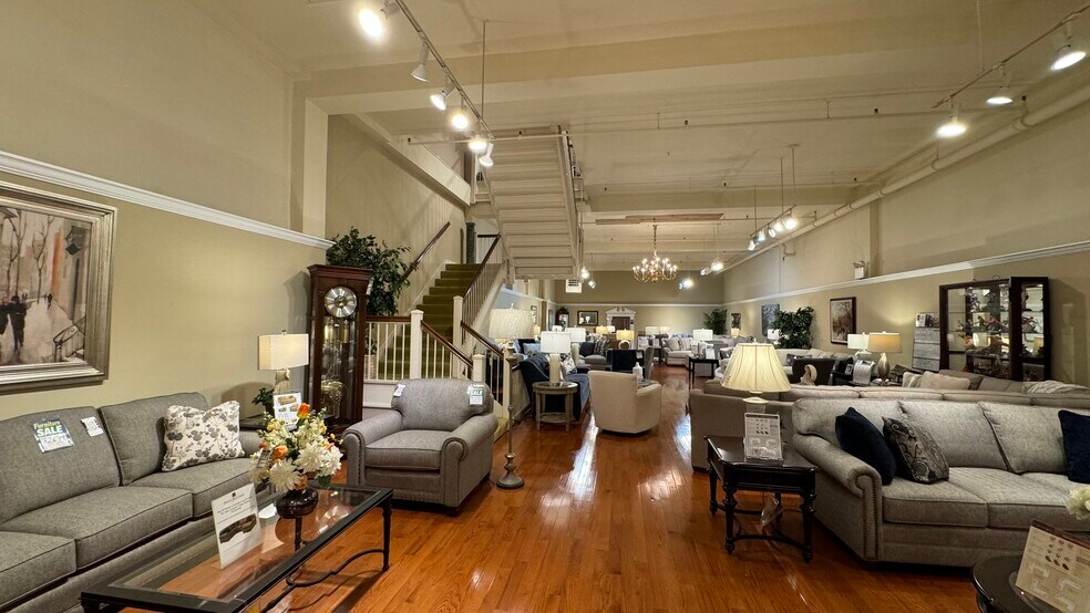 More Photos Of 223 Northampton St, Easton Apartments For Sale