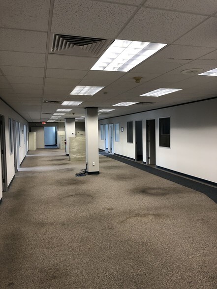 More Photos Of 5295 Hollister St, Houston Office For Sale