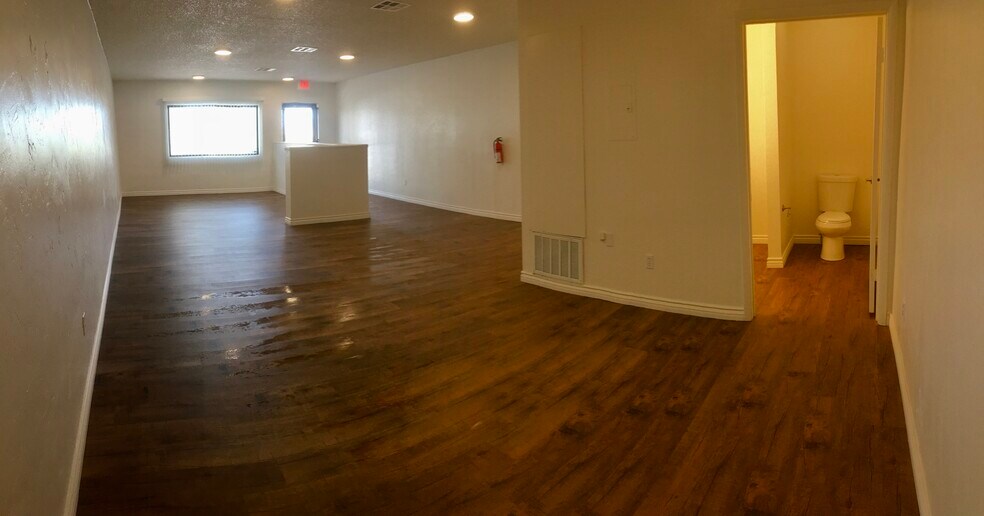 More Photos Of 4045 W Quail Ave, Las Vegas Warehouse For Lease