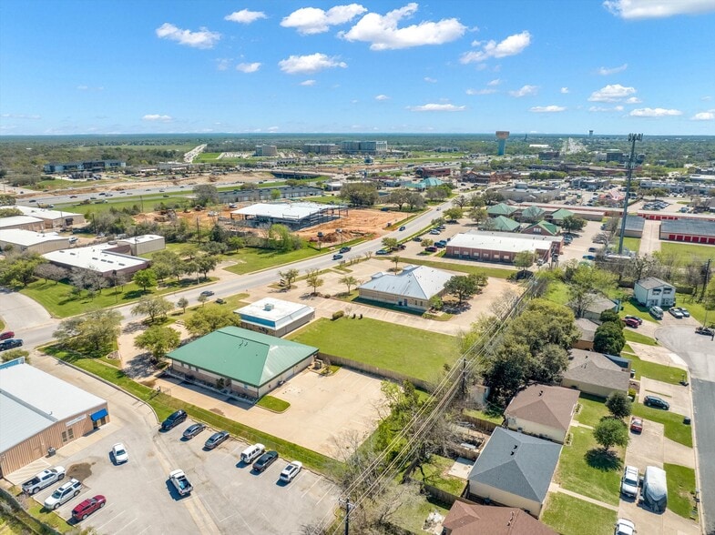 More Photos Of 3308 Longmire Dr, College Station Office For Lease