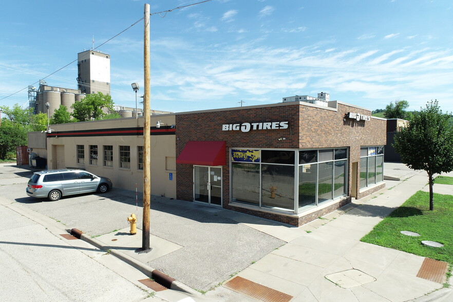 Primary Photo Of 828 Main St, Red Wing Auto Repair For Sale