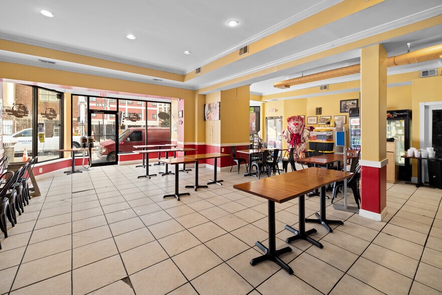 More Photos Of , Washington General Retail For Sale