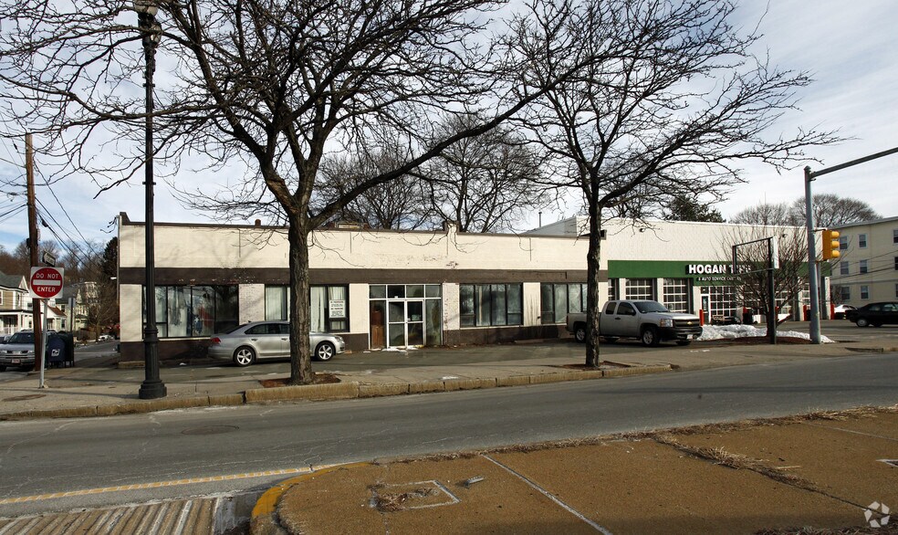 Primary Photo Of 955 Main St, Waltham Auto Repair For Lease