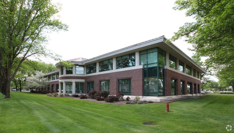 More Photos Of 115 Glastonbury Blvd, Glastonbury Office For Lease