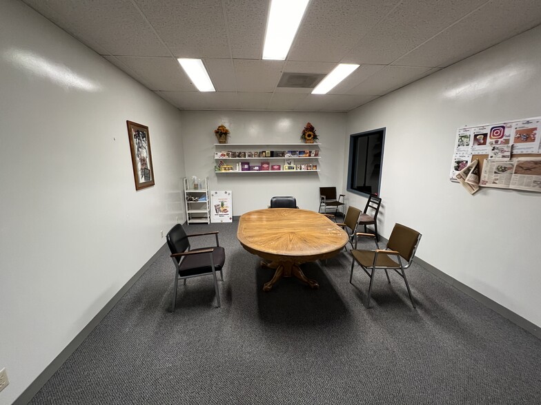 More Photos Of 4462 Malaai St, Honolulu Warehouse For Lease