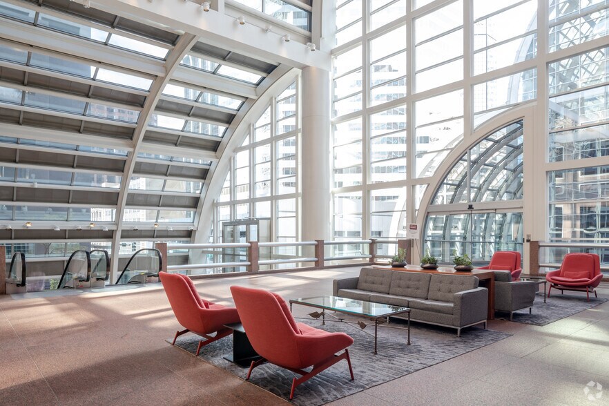 More Photos Of 1700 Lincoln St, Denver Office For Lease